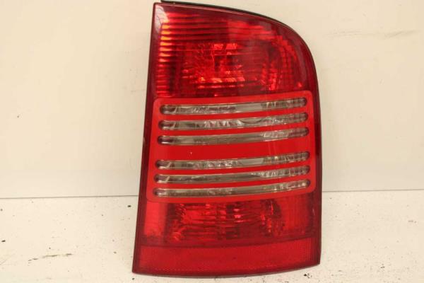 FEU ARRIERE DROIT SKODA OCTAVIA BREAK -9/2000 - Vue 1